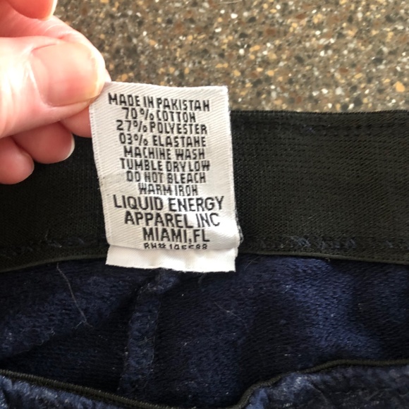 LIKE NEW Devil's Lake sweatpants - Picture 5 of 5